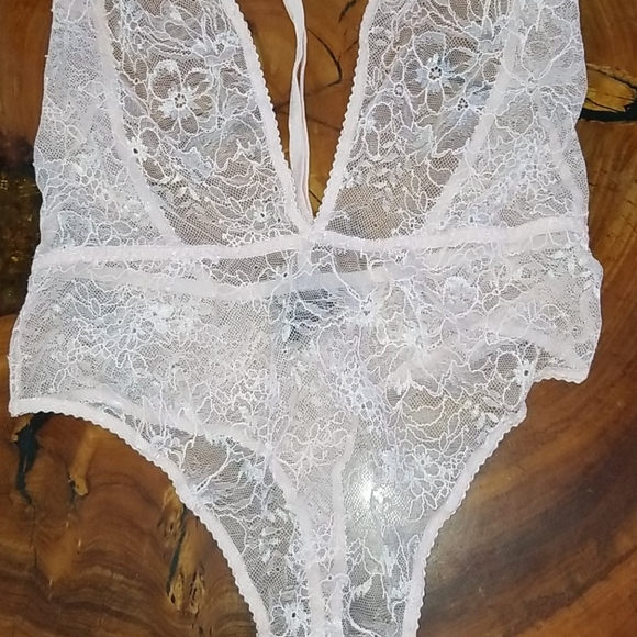 Teddy use 1 time Like New size small - Picture 2 of 6